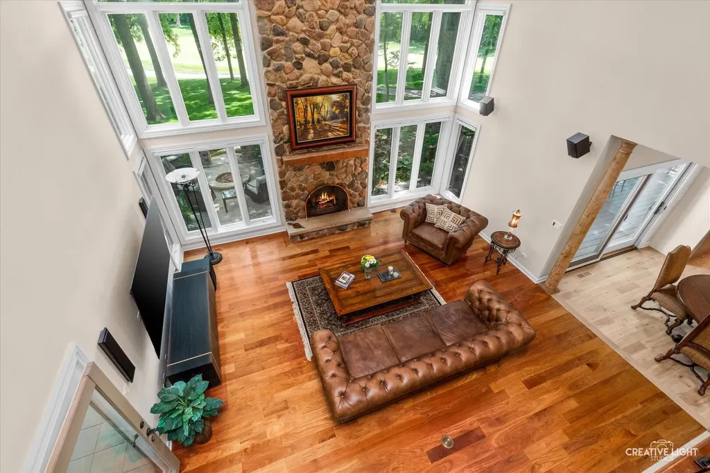 1585 Woodcrest Court Aurora IL 60502