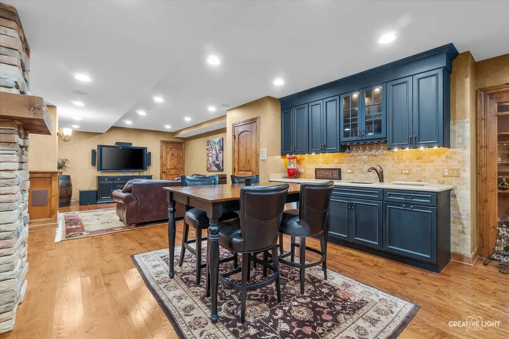1585 Woodcrest Court Aurora IL 60502