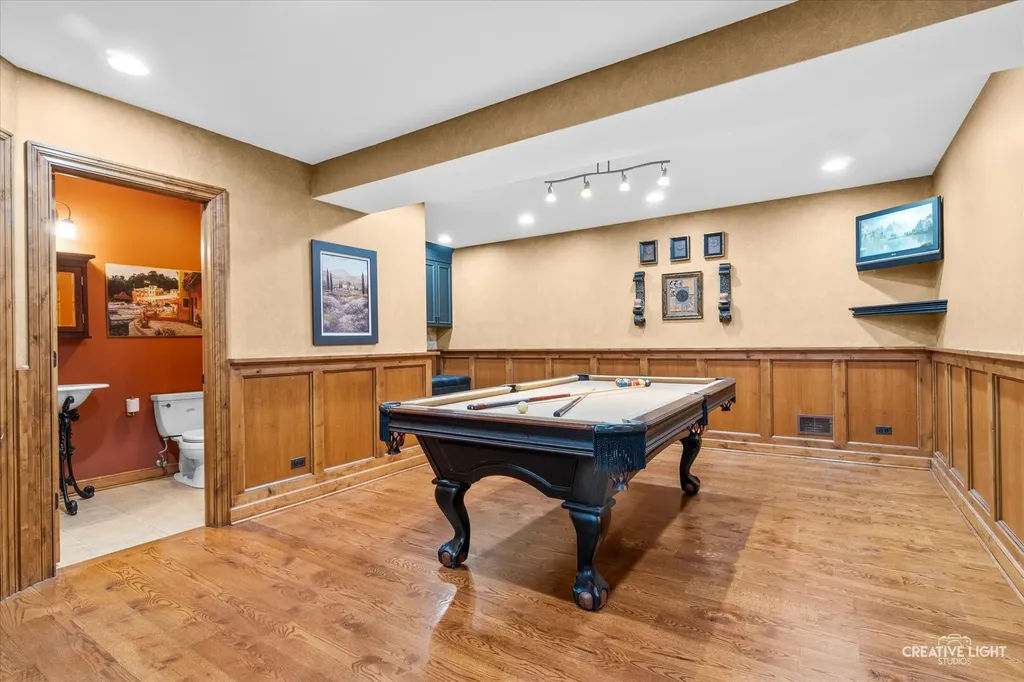 1585 Woodcrest Court Aurora IL 60502