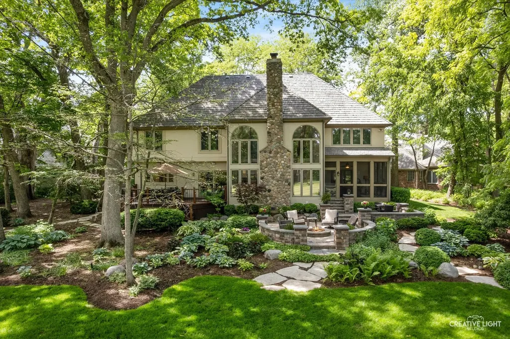 1585 Woodcrest Court Aurora IL 60502