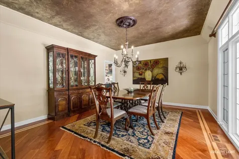 1585 Woodcrest Court Aurora IL 60502