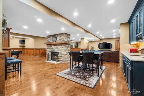 1585 Woodcrest Court Aurora IL 60502