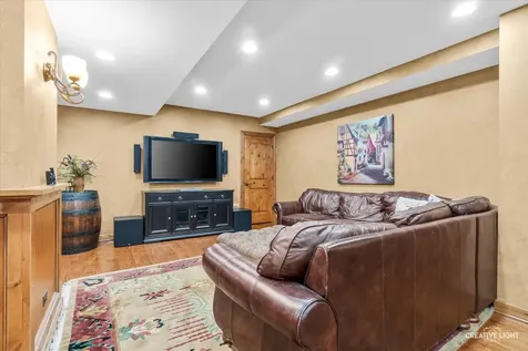1585 Woodcrest Court Aurora IL 60502