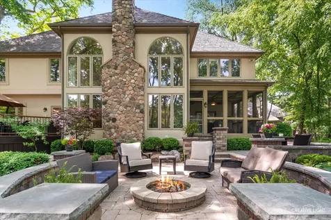 1585 Woodcrest Court Aurora IL 60502