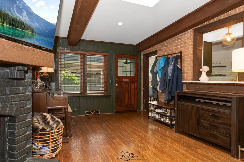 5623 North Newcastle Avenue Chicago IL 60631
