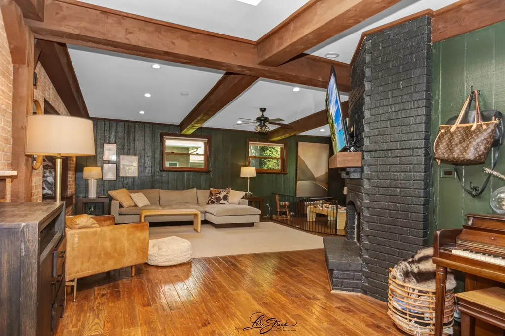 5623 North Newcastle Avenue Chicago IL 60631
