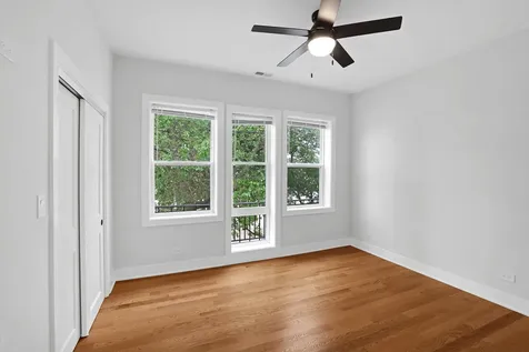 1055 West Pratt Boulevard Chicago IL 60626