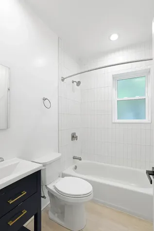 1055 West Pratt Boulevard Chicago IL 60626