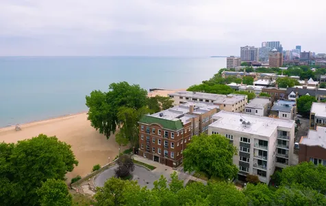 1055 West Pratt Boulevard Chicago IL 60626