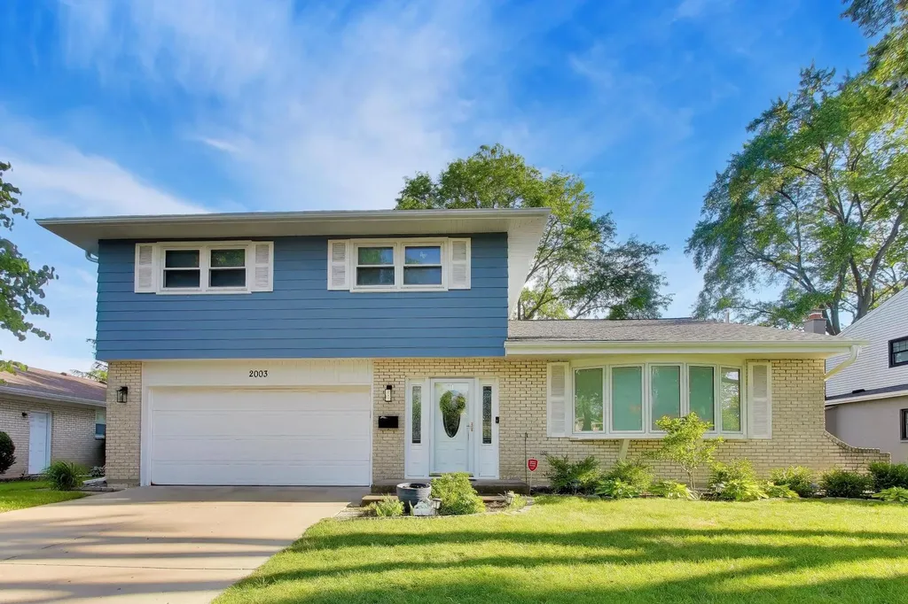 2003 East Lillian Lane Arlington Heights IL 60004