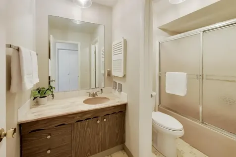 2003 East Lillian Lane Arlington Heights IL 60004