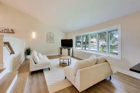 2003 East Lillian Lane Arlington Heights IL 60004