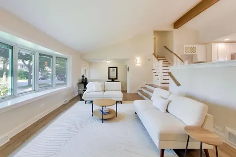 2003 East Lillian Lane Arlington Heights IL 60004