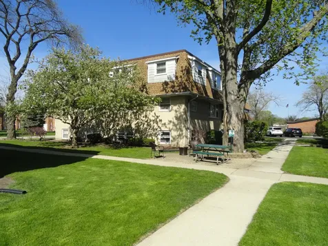 9907 West 58th Street Countryside IL 60525