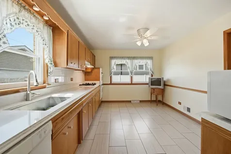 12624 South Massasoit Avenue Palos Heights IL 60463