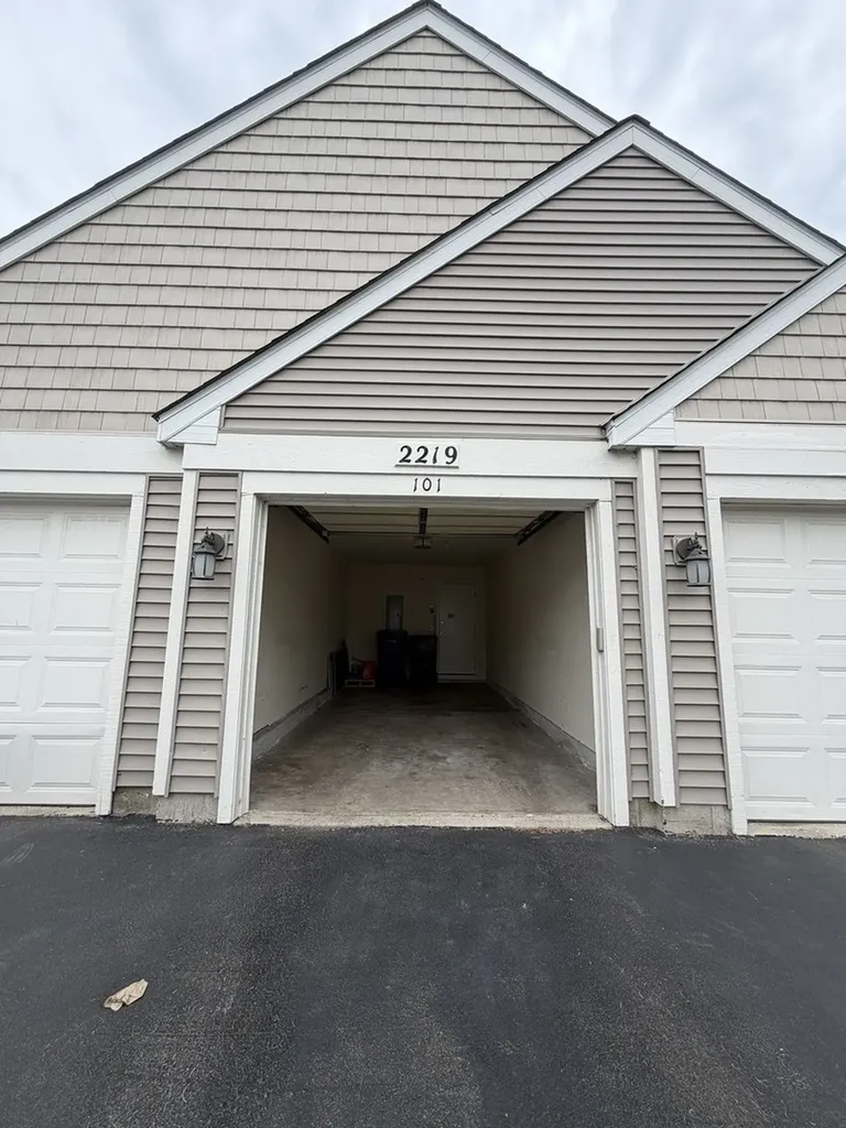 2219 Waterleaf Court Naperville IL 60564