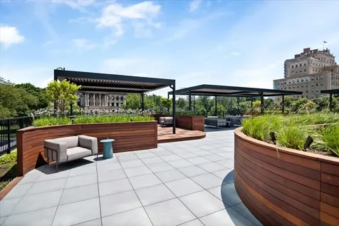 2020 North Lincoln Park West Chicago IL 60614
