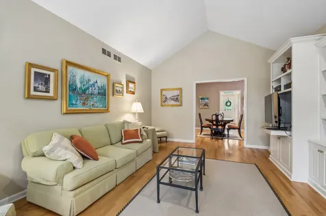 6735 North Cicero Avenue Lincolnwood IL 60712