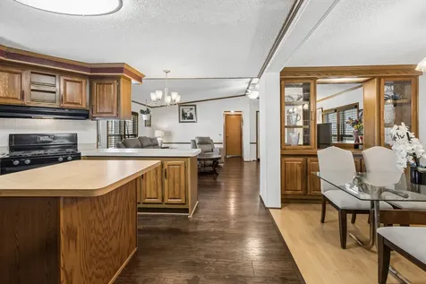 818 Oakbrook Drive Crystal Lake IL 60014