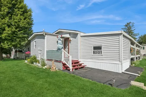 818 Oakbrook Drive Crystal Lake IL 60014