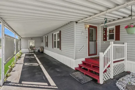 818 Oakbrook Drive Crystal Lake IL 60014