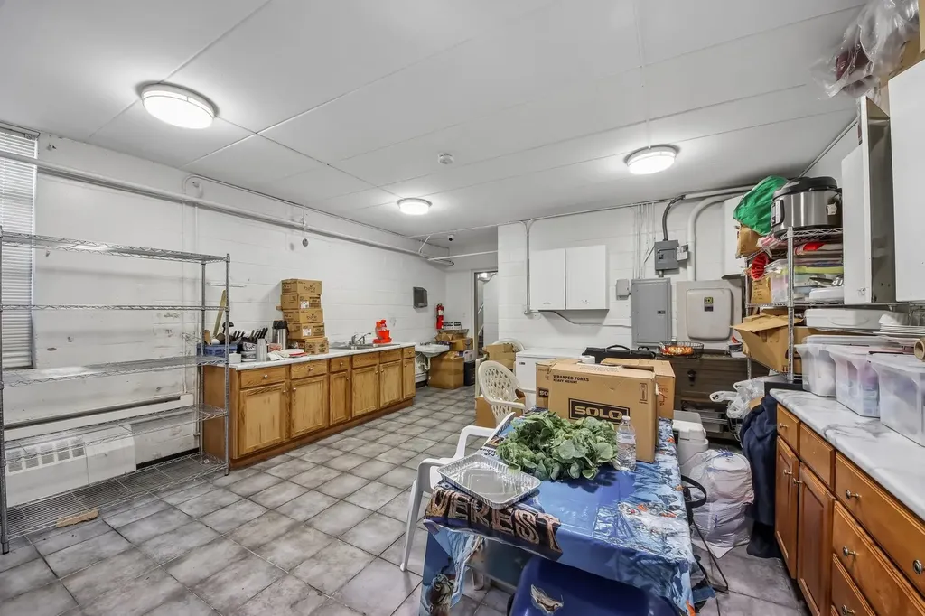 15 South East Avenue Aurora IL 60505