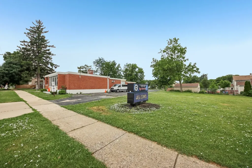 15 South East Avenue Aurora IL 60505