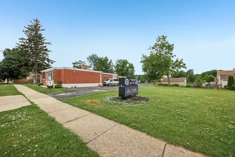 15 South East Avenue Aurora IL 60505