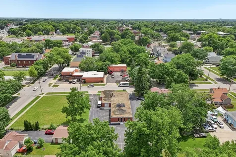 15 South East Avenue Aurora IL 60505