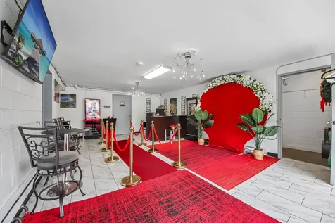 15 South East Avenue Aurora IL 60505