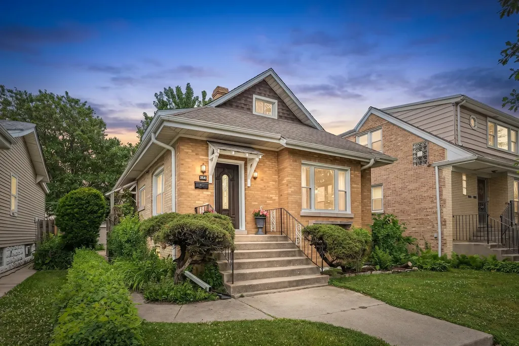 5830 North Nagle Avenue Chicago IL 60646