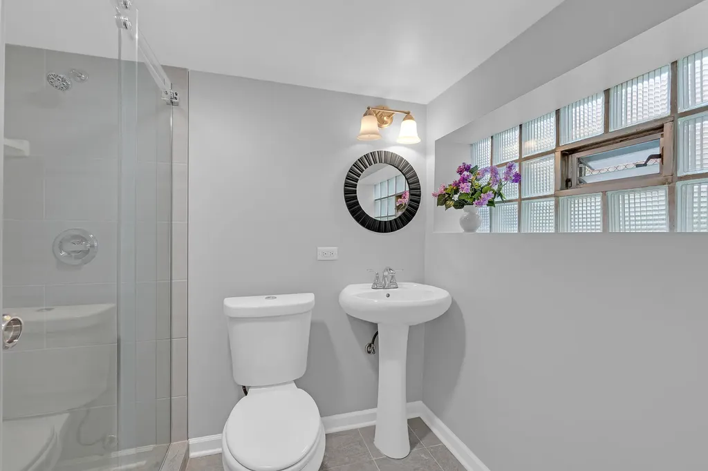 5830 North Nagle Avenue Chicago IL 60646