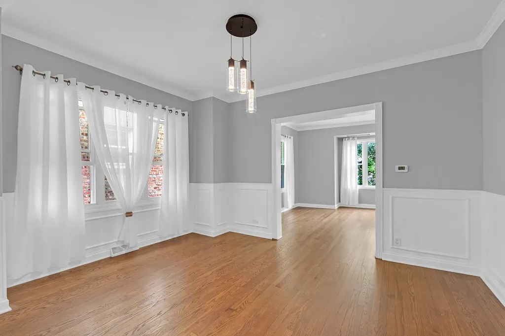 5830 North Nagle Avenue Chicago IL 60646