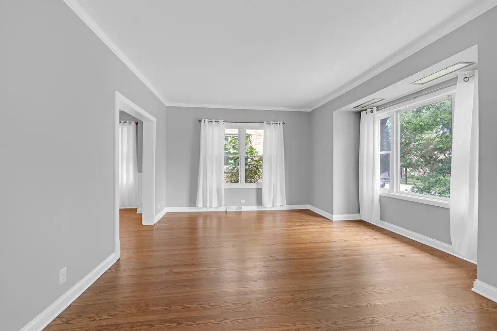 5830 North Nagle Avenue Chicago IL 60646