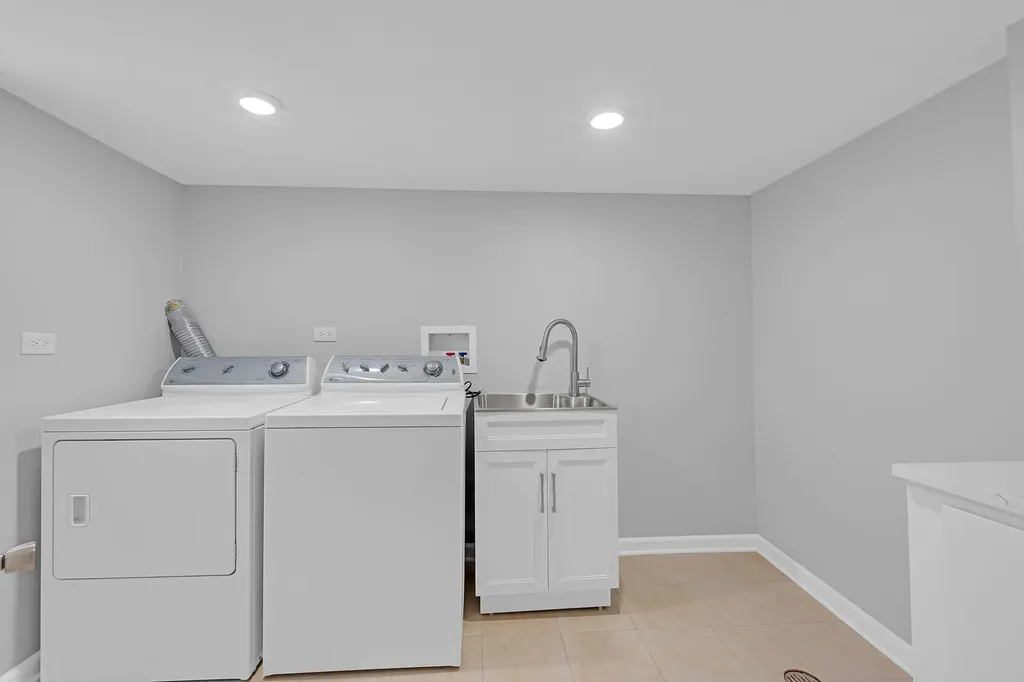 5830 North Nagle Avenue Chicago IL 60646