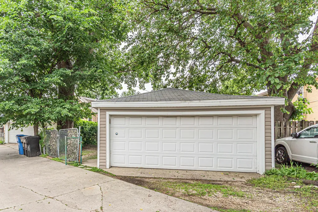 5830 North Nagle Avenue Chicago IL 60646