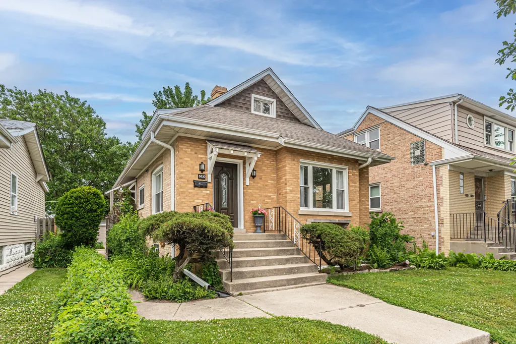 5830 North Nagle Avenue Chicago IL 60646