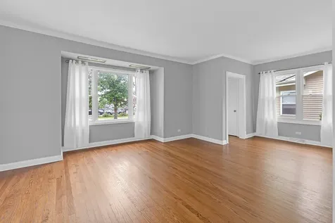 5830 North Nagle Avenue Chicago IL 60646