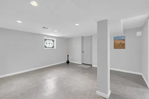 5830 North Nagle Avenue Chicago IL 60646
