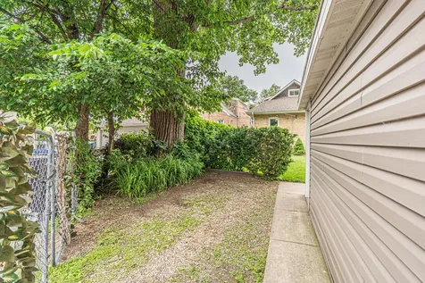 5830 North Nagle Avenue Chicago IL 60646
