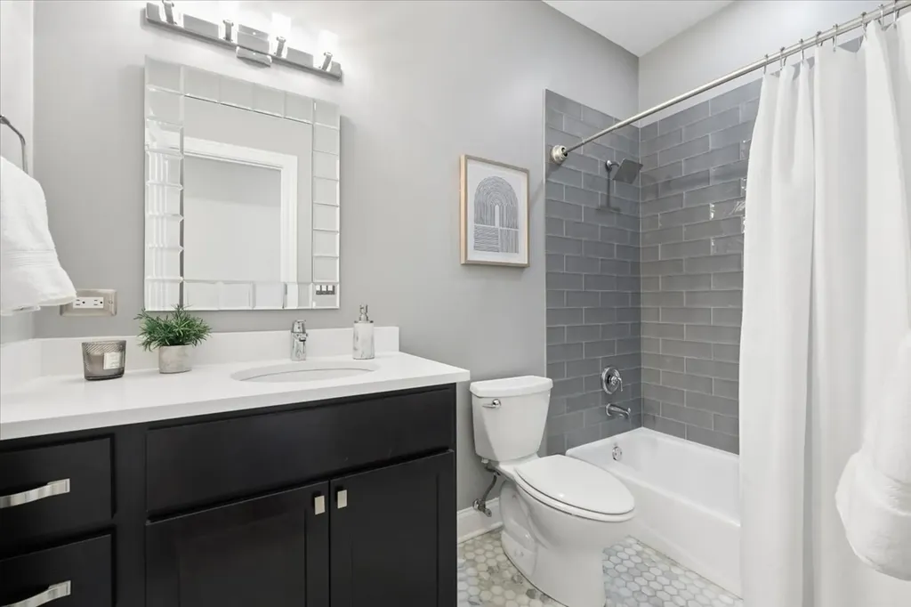 1365 North Mohawk Street Chicago IL 60610