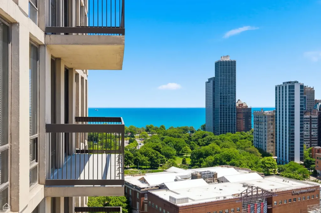 1660 North La Salle Drive Chicago IL 60614