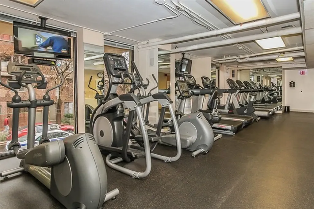 1660 North La Salle Drive Chicago IL 60614