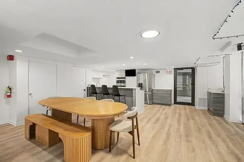 1660 North La Salle Drive Chicago IL 60614