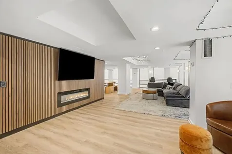 1660 North La Salle Drive Chicago IL 60614