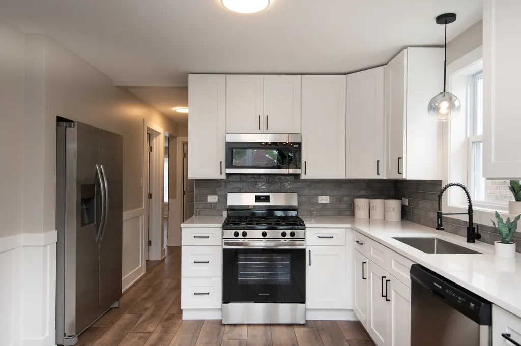 10338 South Vernon Avenue Chicago IL 60628