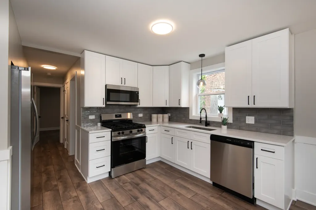 10338 South Vernon Avenue Chicago IL 60628