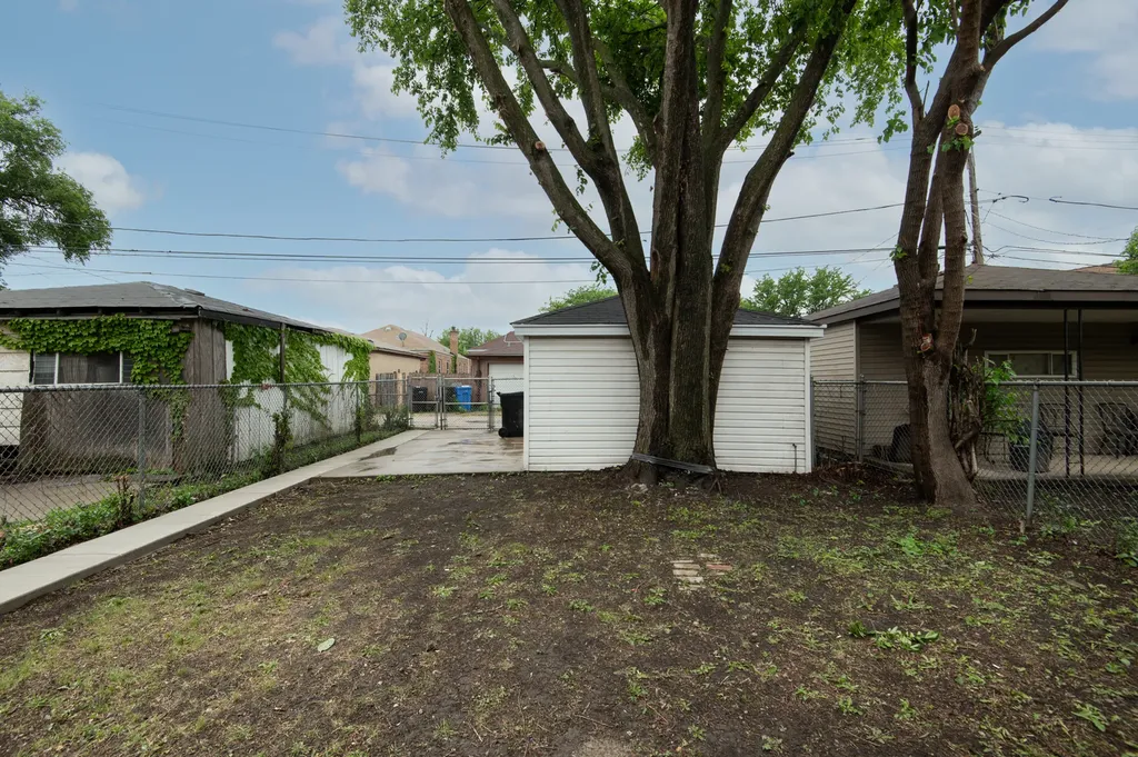 10338 South Vernon Avenue Chicago IL 60628