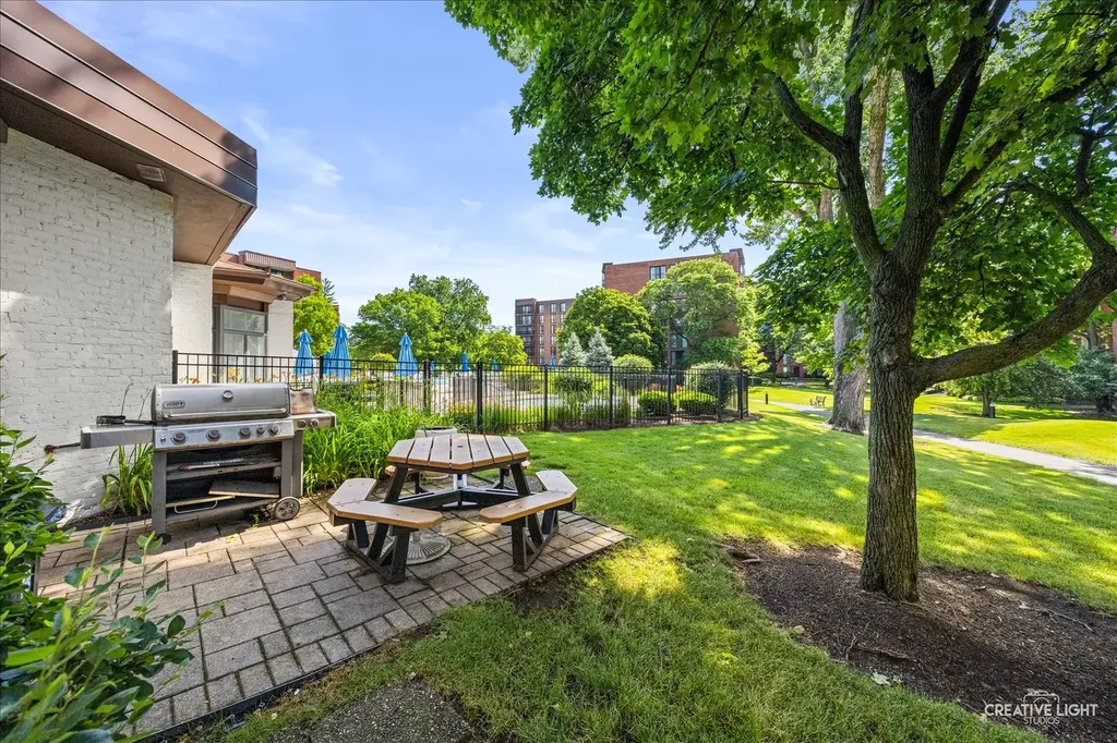 111 Acacia Drive Indian Head Park IL 60525