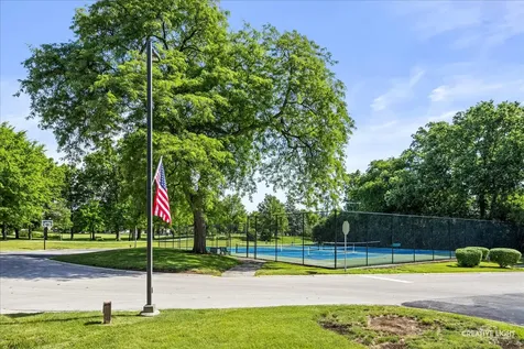 111 Acacia Drive Indian Head Park IL 60525
